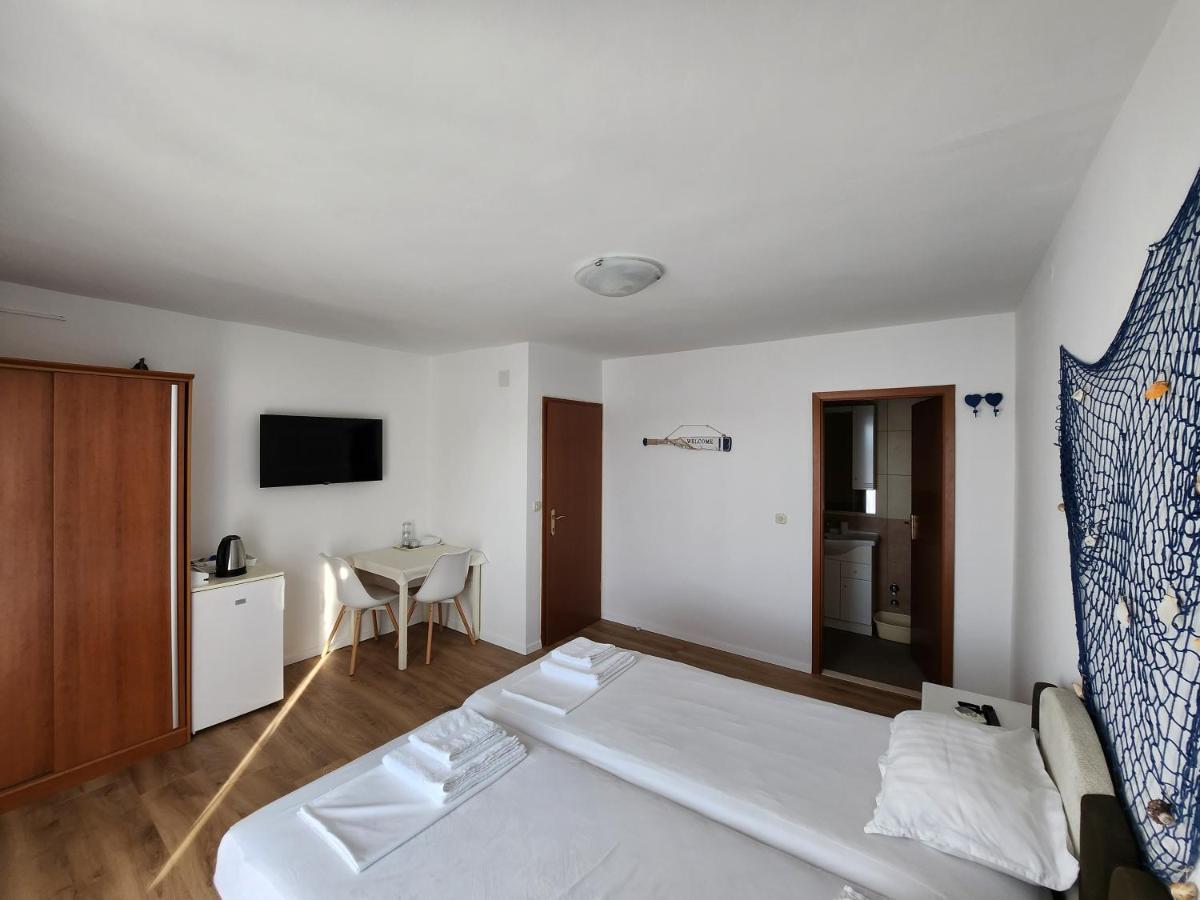 Apartmani Neva Supetar Dış mekan fotoğraf